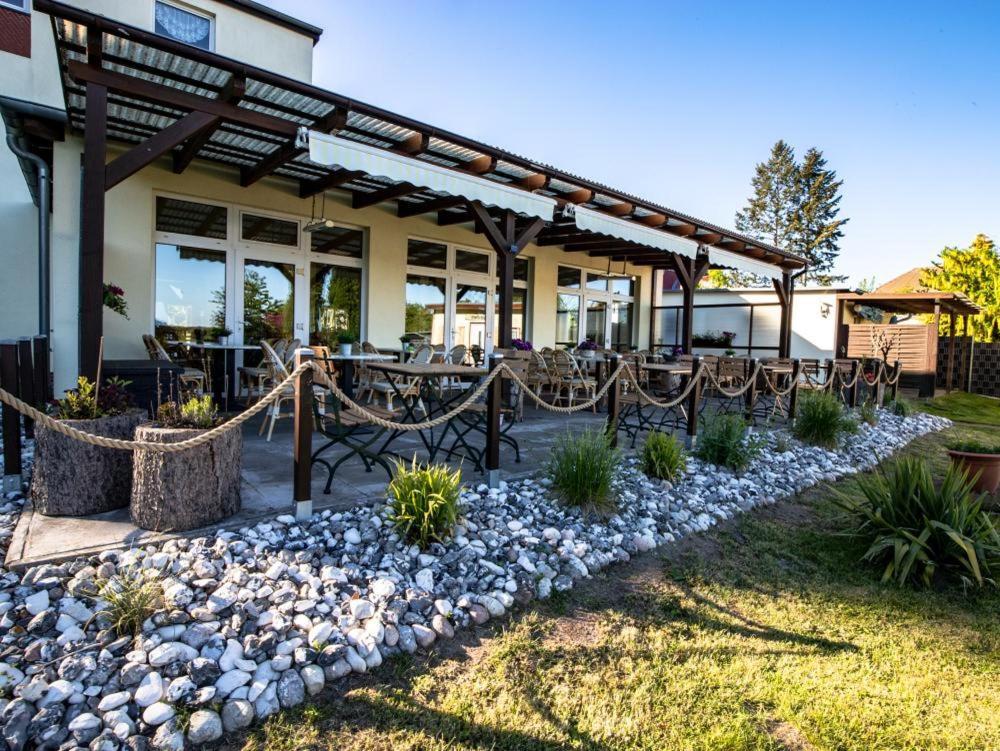 Hotel Und Jägerhof Rügen 3*